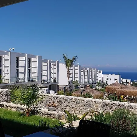 Retreat, Block A2, Unit 3 Apartament *